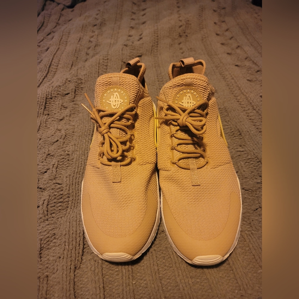 Womens Nike Air Hurache size 12